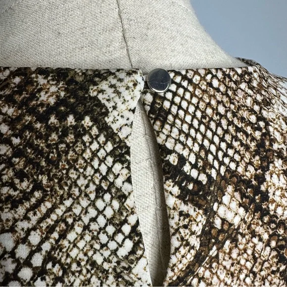 *CALVIN KLEIN* Pleated Sleeveless Blouse - Picture 7 of 11